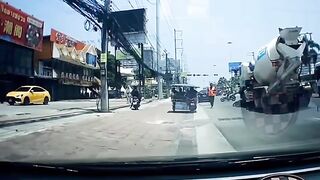Moped Rider Meets The Cement Truck, Dies