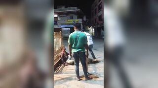Muslim Man Mercilessly Beaten By Hindu Group