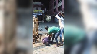 Muslim Man Mercilessly Beaten By Hindu Group