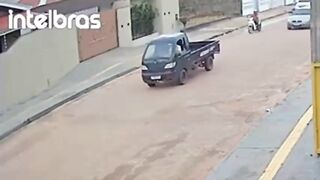 Motorcyclist Gunned Down by Armed Criminals in Moving Vehicle
