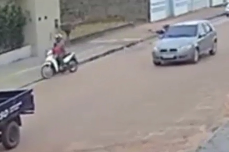 Motorcyclist Gunned Down by Armed Criminals in Moving Vehicle