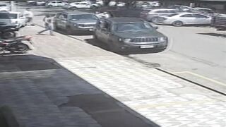 Customer Argues with Auto Parts Shop Owner, Lures Him Outside and Shoots Him Dead