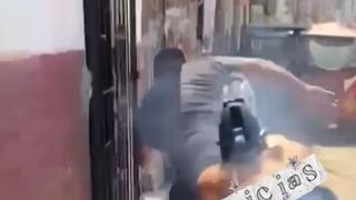 Sicario Films Himself Ruthlessly Shooting His Victim at Point-Blank Range