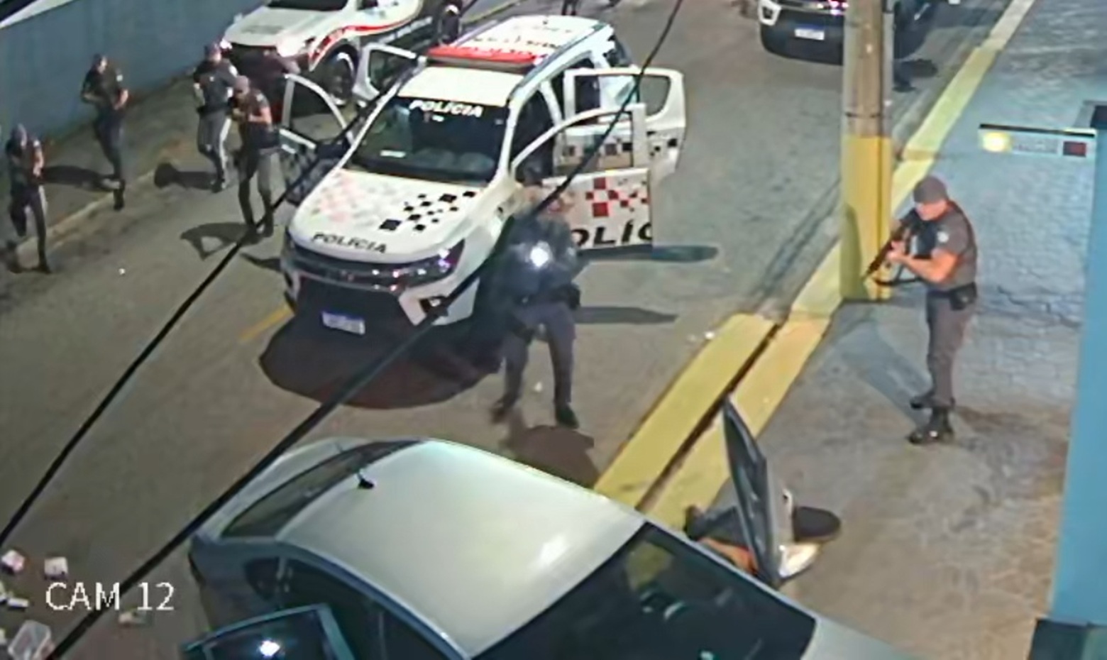 3 Suspects Dead,One Officer Killed After Armed Confrontation During Traffic Intercept