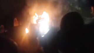 Criminal Tries to Rob Taxi Driver, Captured by Angry Mob, Beaten and Burned to Death