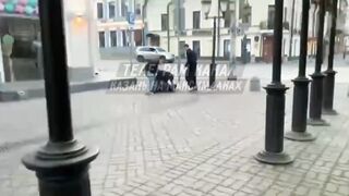 A drunken young man stabbed two men on the street in Kazan