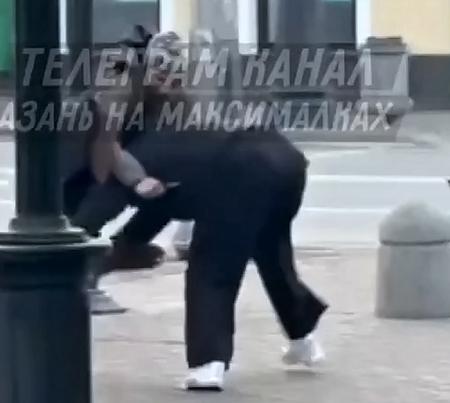 A drunken young man stabbed two men on the street in Kazan