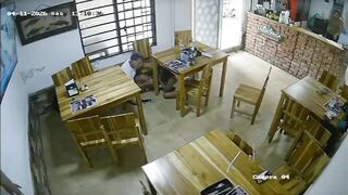 Female Police Officer Fatally Shoots Career Criminal During Restaurant Robbery