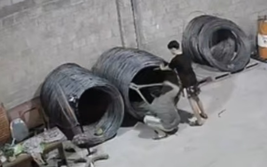 Cutting Giant Steel Rope Goes Horribly Wrong