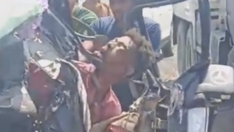 Eleven Killed In Highway Crash In India