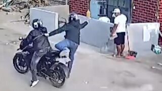 Sicarios on Motorcycle Unleash Hail of Bullets, Execute Young Man at Doorstep