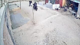 Sicarios on Motorcycle Unleash Hail of Bullets, Execute Young Man at Doorstep