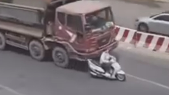 Instant Death Under The Truck Wheels