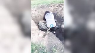 UA soldiers execute 2 traitors and an alleged female collaborator