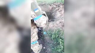 UA soldiers execute 2 traitors and an alleged female collaborator