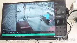 A speeding e-rickshaw hit a woman leaving her with serious head and back injuries