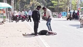 Police Constable Beaten Mercilessly in Public by Intoxicated Men in Phulbani