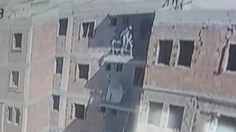 Worker Falls From 5th Floor of Building In Algeria