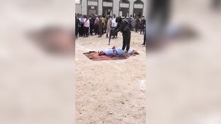 Brutal Firing Squad Execution in Yemen – Man Shot Dead for Killing His Uncle
