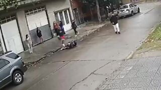 Teen Girl Stabs Boyfriend Four Times in the Neck Outside School