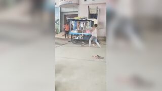 Drunk Young Man Brutally Beaten After Damaging Street Vendor's Cart in Rewa