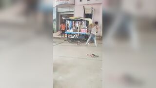 Drunk Young Man Brutally Beaten After Damaging Street Vendor's Cart in Rewa