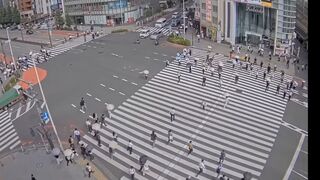 Electric scooter ran a red light accident in Shinjuku(Tokyo).
