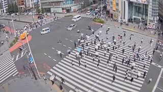 Electric scooter ran a red light accident in Shinjuku(Tokyo).