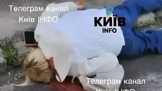 In Kiev, an elderly man shot people with a rifle (2 videos)