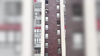 Man killed himself by jumping from 8th floor