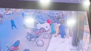Apple Store Security Guard Shoots Himself After Boss Refuses to Pay Salary