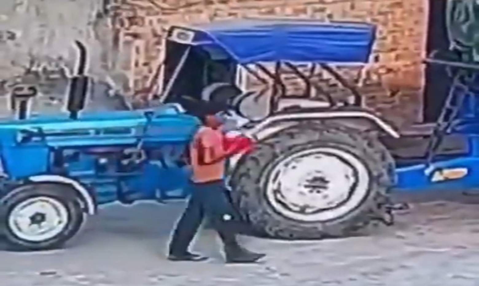 Shocking Tractor Accident in Rajasthan: Driver Leaves Keys in Ignition