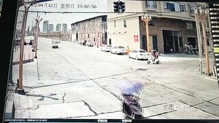 Couple`s Joyride Interrupted By Rusty Vehicle