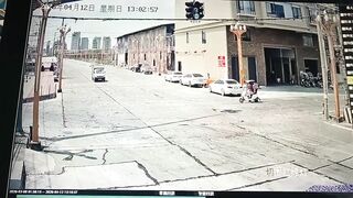 Couple`s Joyride Interrupted By Rusty Vehicle