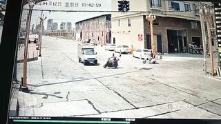 Couple`s Joyride Interrupted By Rusty Vehicle