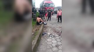 In Ecuador Bus Passengers Took Justice IN Their Hands