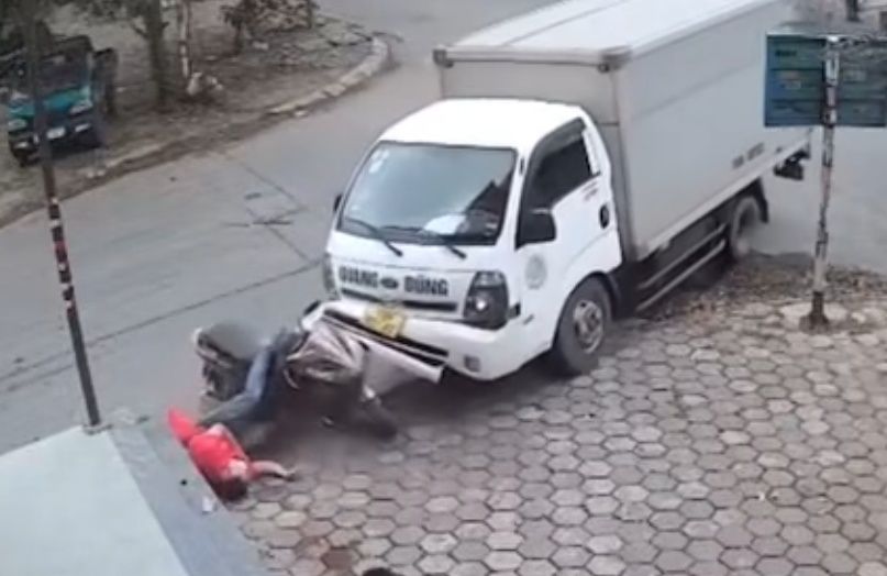 Motorcyclist Pulled Under Truck and Crushed Against the Curb in Brutal Accident