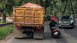 Motorcyclist Dies After Losing Control While Overtaking & Being Crushed by Sand Truck