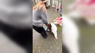 Russian girl brutally beats up classmate