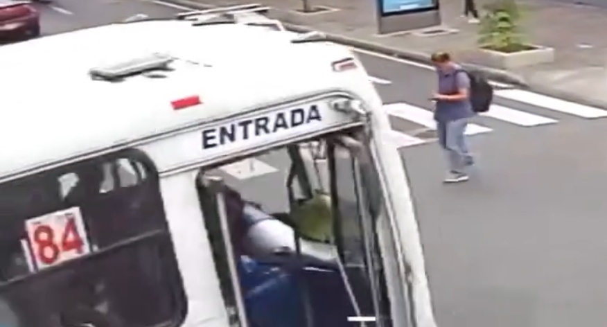 Final Scroll: Man Dies After Bus Crushes Him While Checking Phone