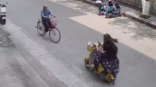 Old Man Dies After Falling From Bicycle On The Road Head First