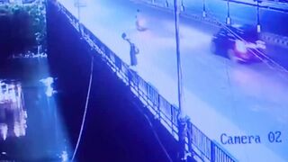 CCTV Horror in Srinagar: Young Man Leaps from Budshah Bridge into Jhelum River