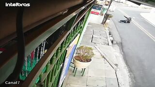 Crawling Like a Worm: Robber Shot While Fleeing After Failed Store Heist