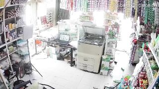 Naked Mentally Ill Man Bursts Into Store and Brutally Attacks Female Employee