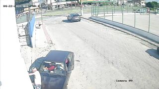Man Gets Pinned Against The Wall By Female Driver