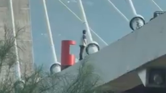 Woman Jumps From The Bridge In Mexico