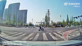 Scooter Delivery Man Seriously Hurt After SUV Collision at Busy Intersection
