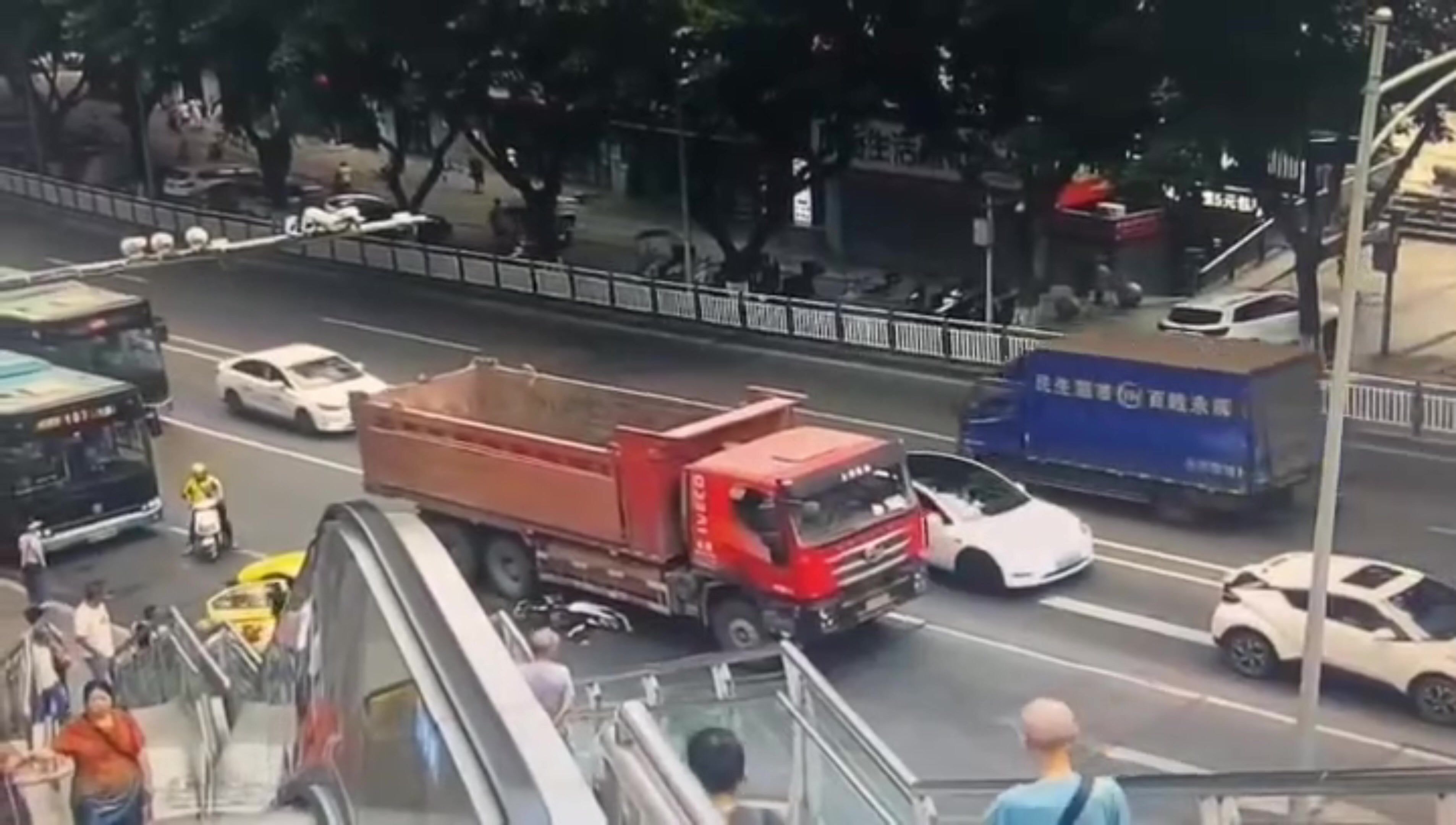 Chinese people crushed by a truck