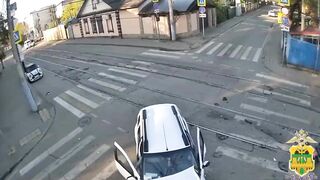 One Died After Speeding Bike Crushed Into Car