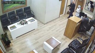 Man Attacks Mayor’s Secretary with Meat Cleaver Inside Turkish Municipality